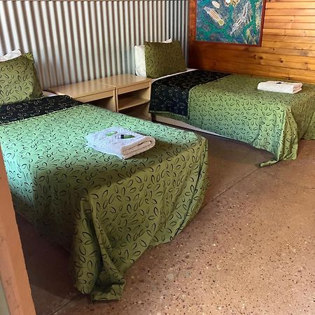 Territory Manor Motel & Caravan Park Mataranka Exterior foto
