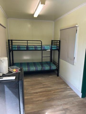 Territory Manor Motel & Caravan Park Mataranka Habitación foto