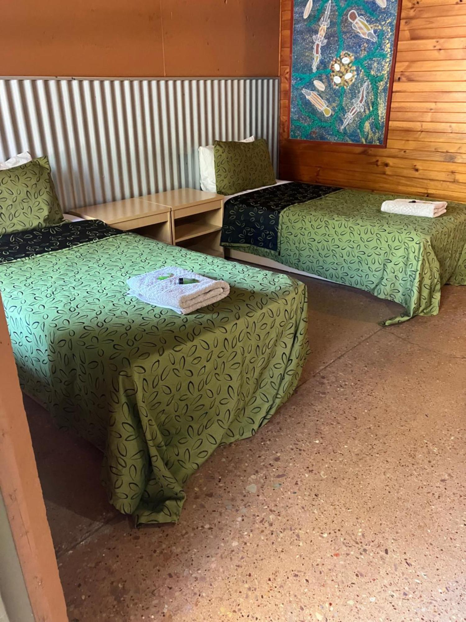 Territory Manor Motel & Caravan Park Mataranka Exterior foto